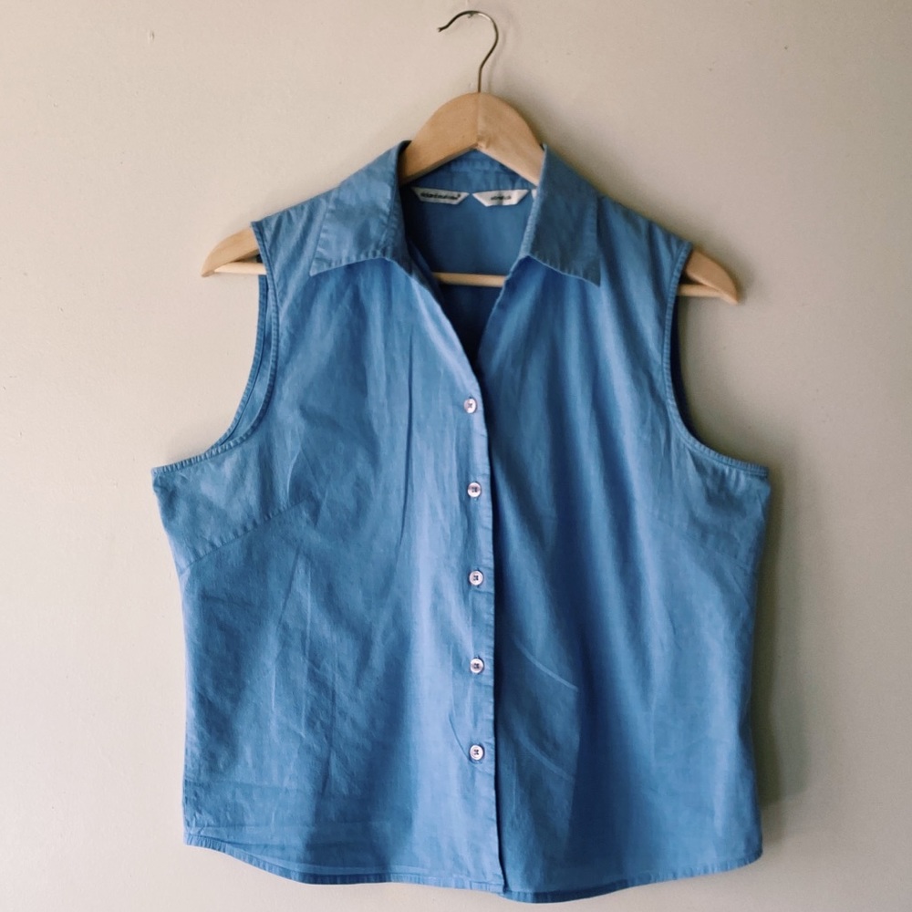 Plain denim sleeveless shirt